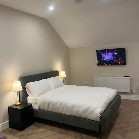 Attic Room In Citywest Dublin Eksteriør billede
